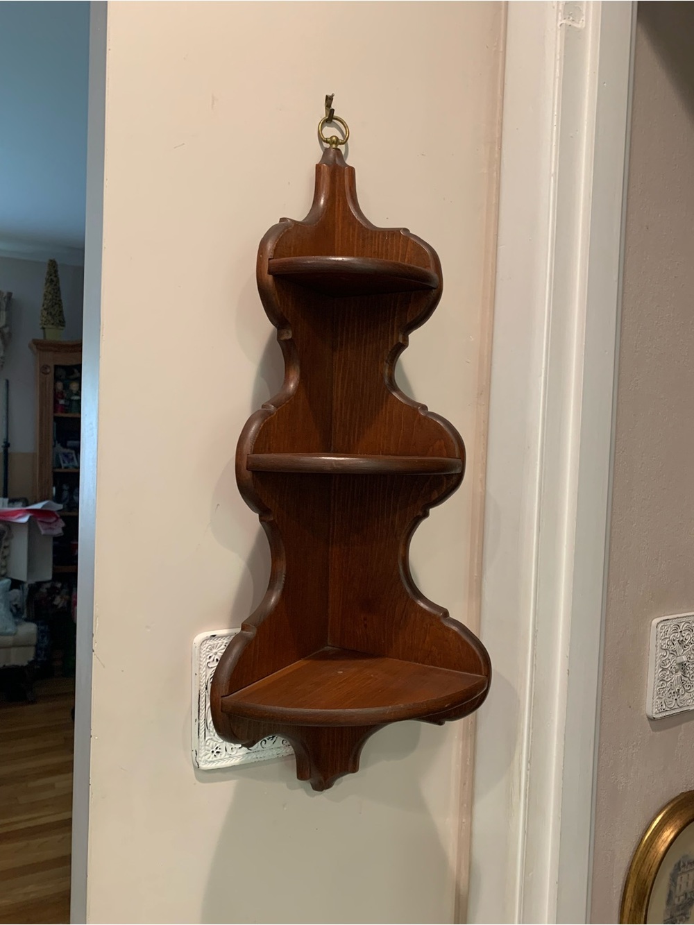 Vintage three-tiered wooden corner wall shelf curio scalloped edge solid wood